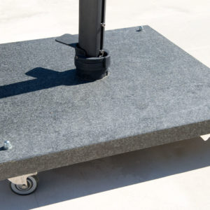 Base parasol excentré en granit