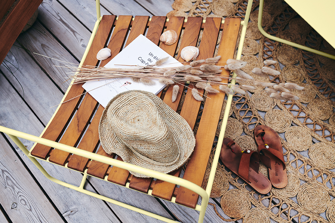 FAUTEUIL BAS TECK SURPRISING FERMOB – Image 6